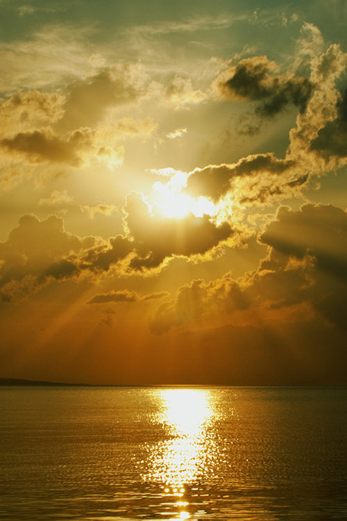 99px_ru_photo_165408_zolotoj_zakat_na_more.thumb.jpg.a7effc81837ab48e971f96edaeb93e6e.jpg