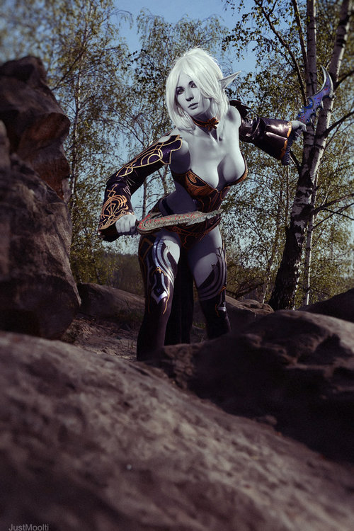 cosplay_lineage_2__dark_elf_by_asherwarr-d67fc1r.thumb.jpg.0e784597a7848c39c99fee23ffe5e4d0.jpg