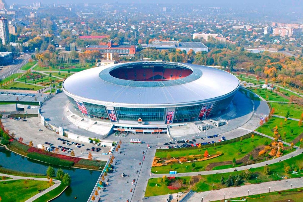donbass_arena_2.thumb.jpg.1a72d7625bed27f69d0808dab28524f3.jpg